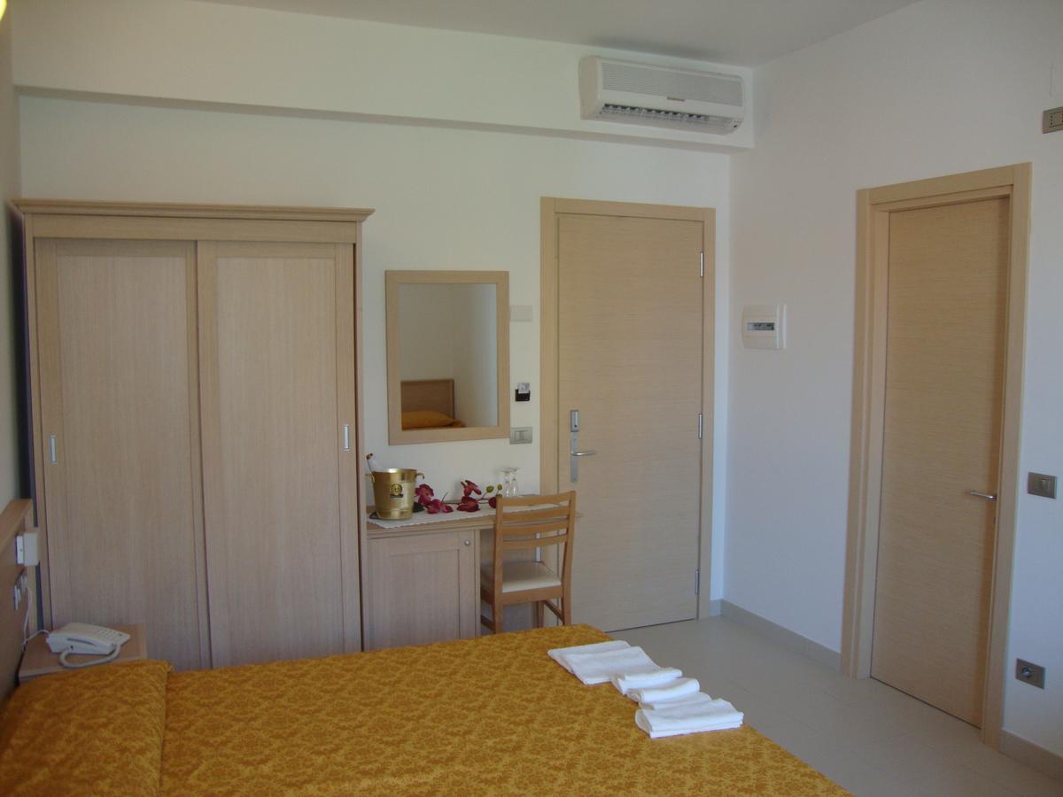 Hotel Capitano Tortoreto Esterno foto